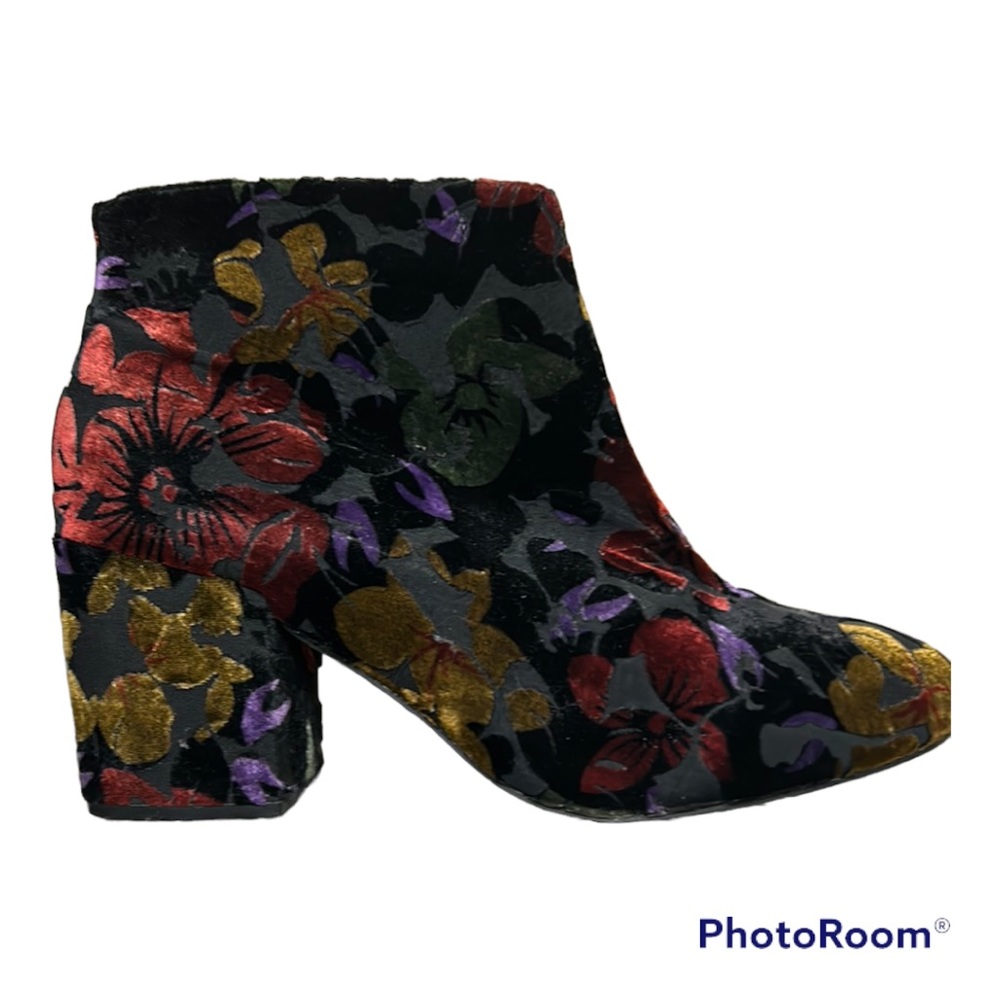 Cloudwalkers  by avenue zip booties